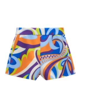 High-waisted printed shorts. Front pockets. Hidden in-seam zip closure.